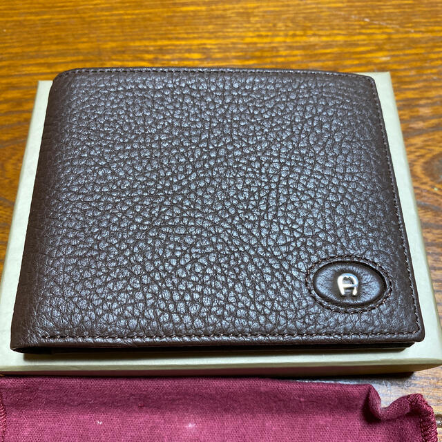 AIGNER - 【新品未使用】AIGNER 二つ折り財布の通販 by ✨マリリン
