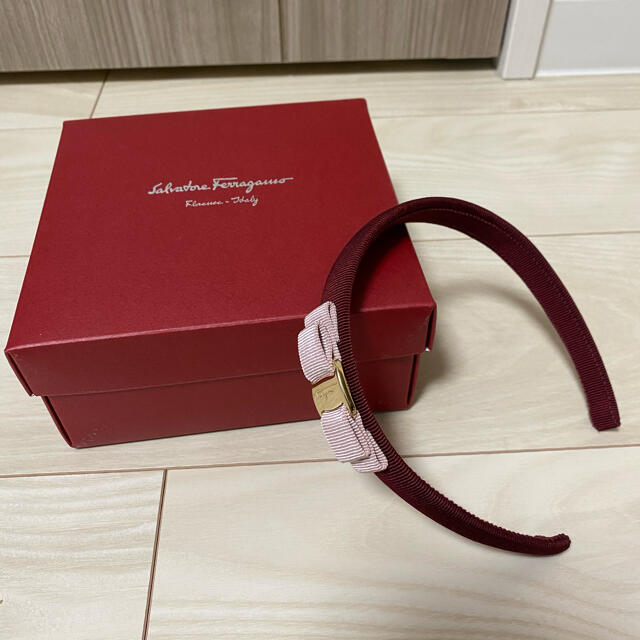 Ferragamo カチューシャ 箱、袋あり