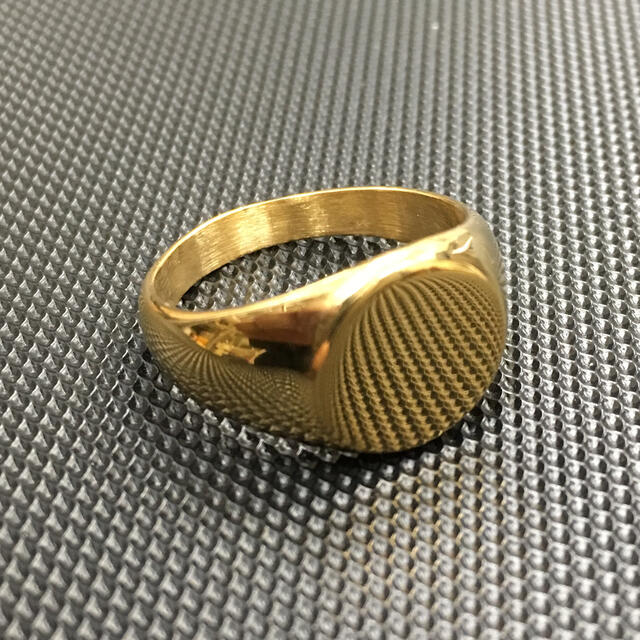ハーフオーバルリング 鏡面仕上げ印台リング ゴールド メンズのアクセサリー(リング(指輪))の商品写真