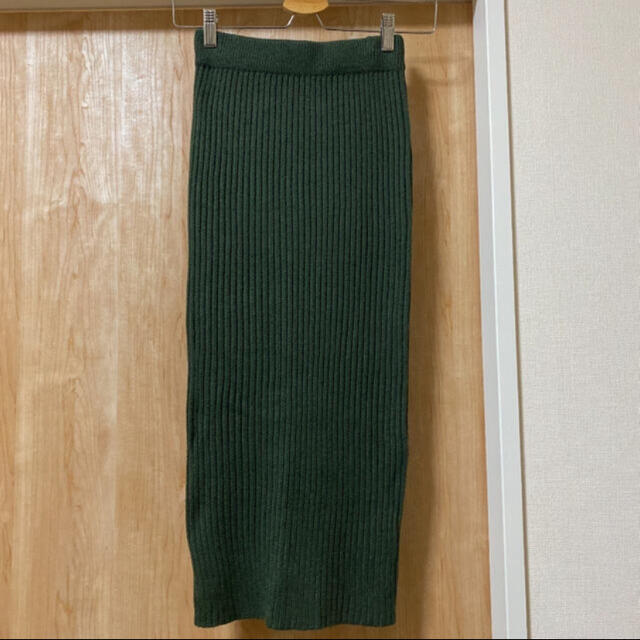 fifth(フィフス)のフィフス　セットアップ　カーキ  スカート　ZARA GU ベルシュカ　新品同様 レディースのスカート(ひざ丈スカート)の商品写真