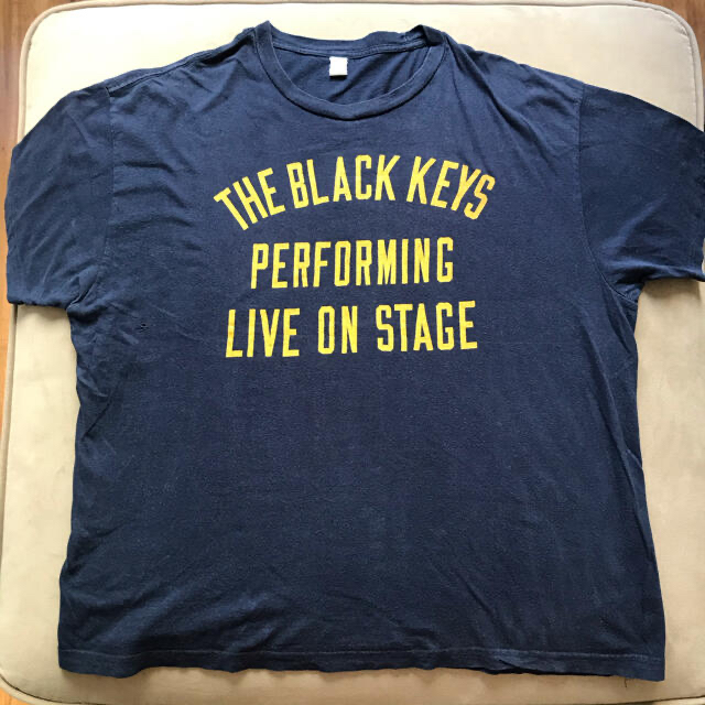 ヴィンテージ THE BLACK KEYS ブラックキーズ　Tシャツ　XL メンズのトップス(Tシャツ/カットソー(半袖/袖なし))の商品写真