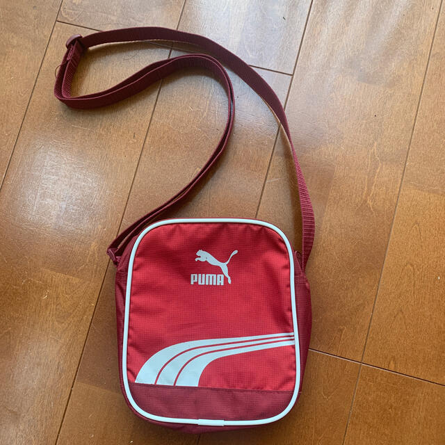 PUMA(プーマ)のPUMA ポーチ　濃い赤色　 メンズのバッグ(ショルダーバッグ)の商品写真