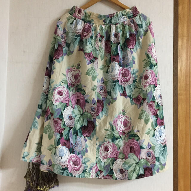 お花柄ミモレ丈スカート レディースのスカート(ロングスカート)の商品写真