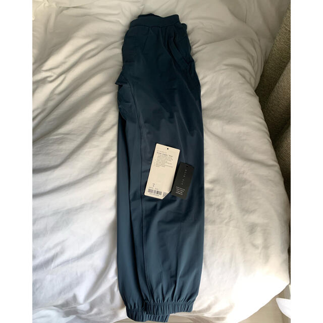 lululemon(ルルレモン)の新品　lululemon surge jogger asian fit メンズのパンツ(その他)の商品写真