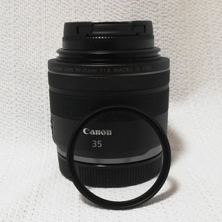 キヤノン(Canon)の★21日まで値下★【美品】Canon RF35mm F1.8マクロ IS STM(レンズ(単焦点))