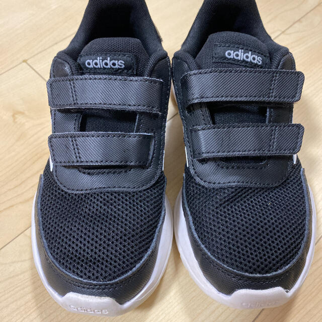 adidas(アディダス)のアディダス adidas 18.5cm キッズ/ベビー/マタニティのキッズ靴/シューズ(15cm~)(スニーカー)の商品写真