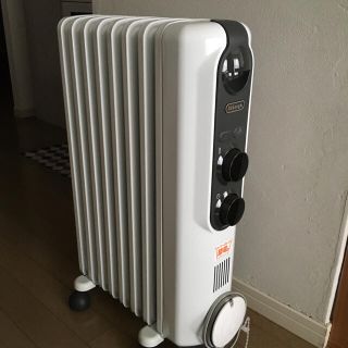 デロンギ(DeLonghi)のデロンギ DeLonghi オイルヒーター (オイルヒーター)