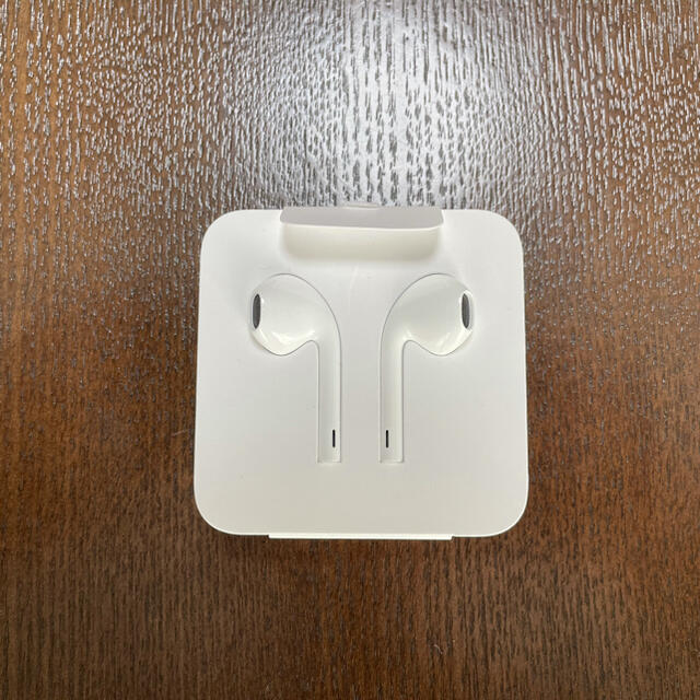 Apple(アップル)の【新品】iPhone 純正イヤホン EarPods イヤーポッズ スマホ/家電/カメラのオーディオ機器(ヘッドフォン/イヤフォン)の商品写真