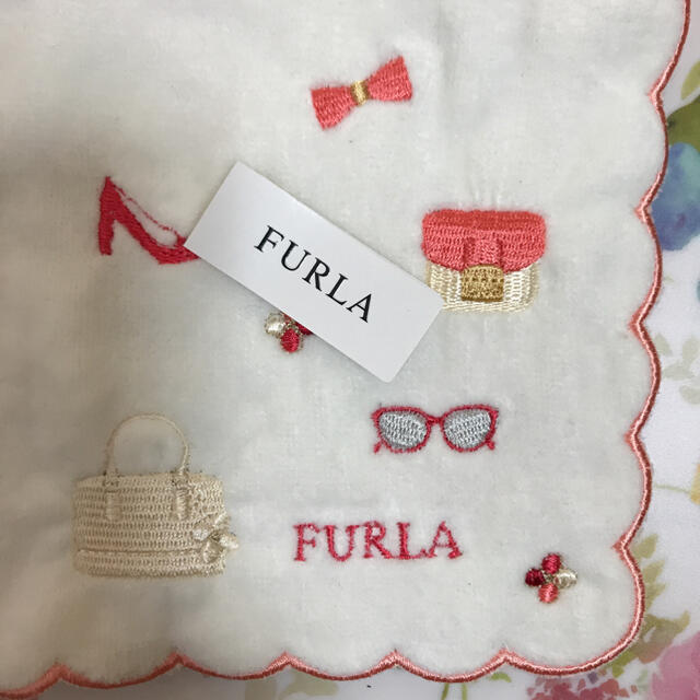 Furla(フルラ)の新品　未使用　FURLAタオルハンカチ レディースのファッション小物(ハンカチ)の商品写真
