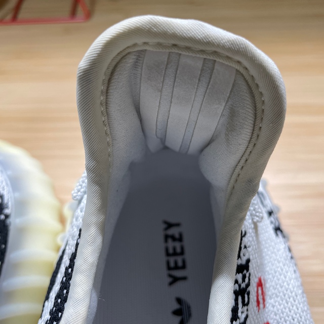 adidas(アディダス)のadidas yeezy boost 350 V2 zebra イージー ゼブラ メンズの靴/シューズ(スニーカー)の商品写真