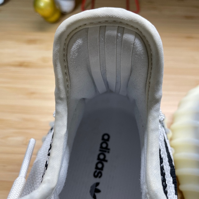 adidas(アディダス)のadidas yeezy boost 350 V2 zebra イージー ゼブラ メンズの靴/シューズ(スニーカー)の商品写真