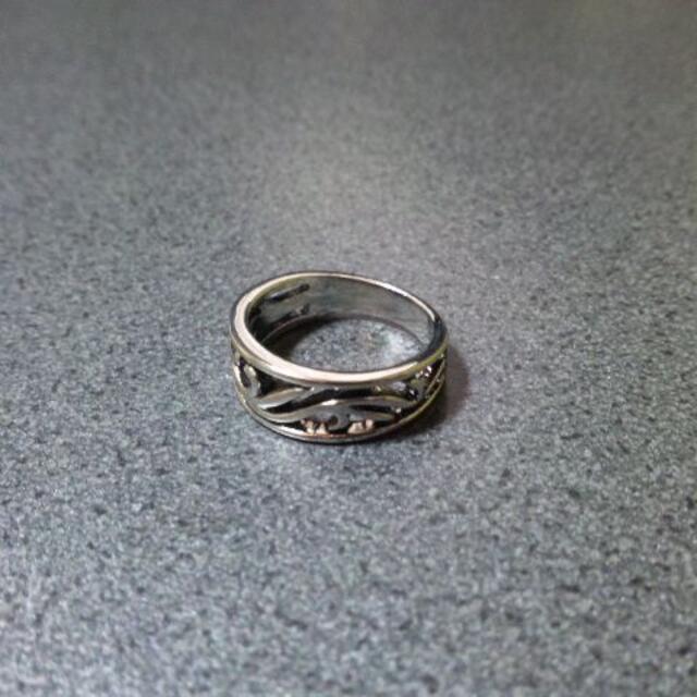 激安★指輪 リング クロム系 スクロール 19号 シルバー メンズのアクセサリー(リング(指輪))の商品写真