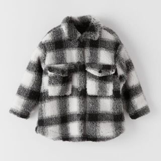 ザラ(ZARA)の新品未使用品 ZARAガールズ チェック柄ボア生地シャツジャケット 128cm(ジャケット/上着)