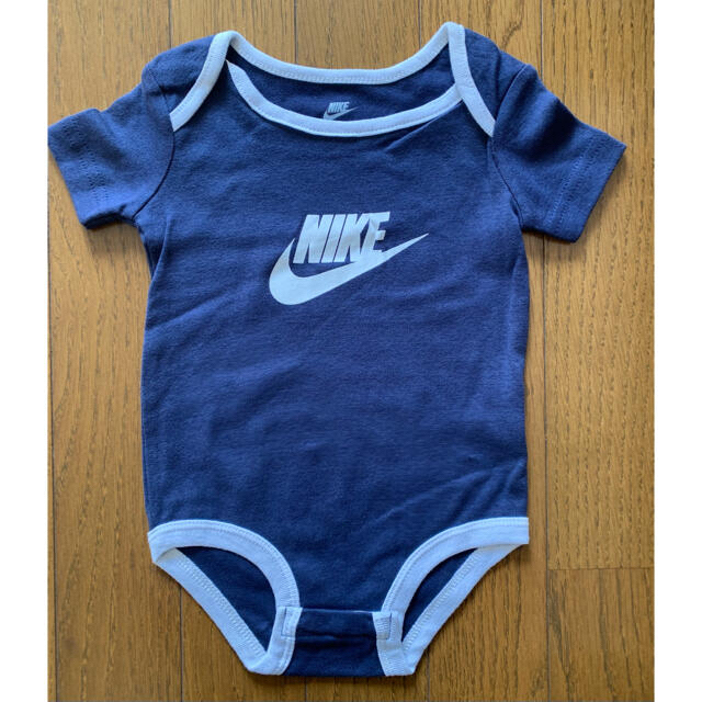 NIKE(ナイキ)の【訳あり】 Nike ナイキ ロンパース 0〜3ヶ月用 紺色 キッズ/ベビー/マタニティのベビー服(~85cm)(ロンパース)の商品写真
