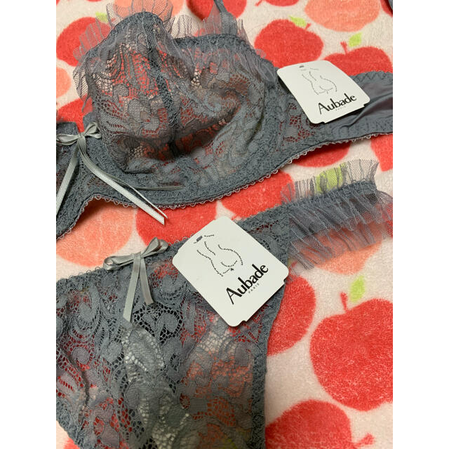 LA PERLA(ラペルラ)のAUBADEオーバドゥREINE DES GLACES 75C/2 レディースの下着/アンダーウェア(ブラ&ショーツセット)の商品写真