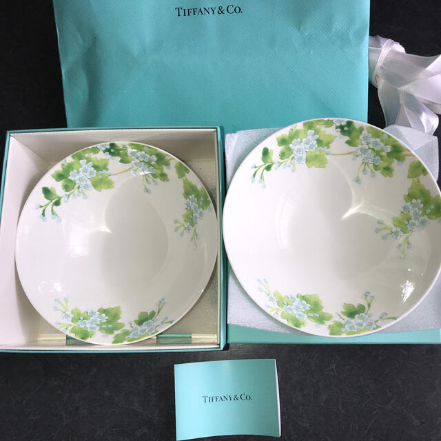 Tiffany & Co.(ティファニー)のTIFFANY & CO. ★リーフ★ボール★2枚セット★ インテリア/住まい/日用品のキッチン/食器(食器)の商品写真