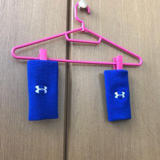 アンダーアーマー(UNDER ARMOUR)のリストバンド(バングル/リストバンド)