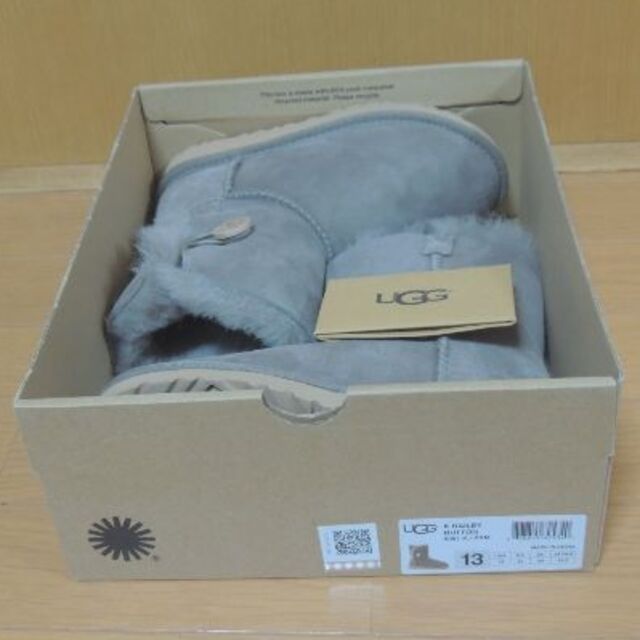 UGG(アグ)の【未使用】UGG(19.5cm)　キッズムートンブーツ キッズ/ベビー/マタニティのキッズ靴/シューズ(15cm~)(ブーツ)の商品写真