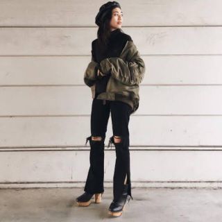 マウジー(moussy)のmoussy knee ripped straight(デニム/ジーンズ)