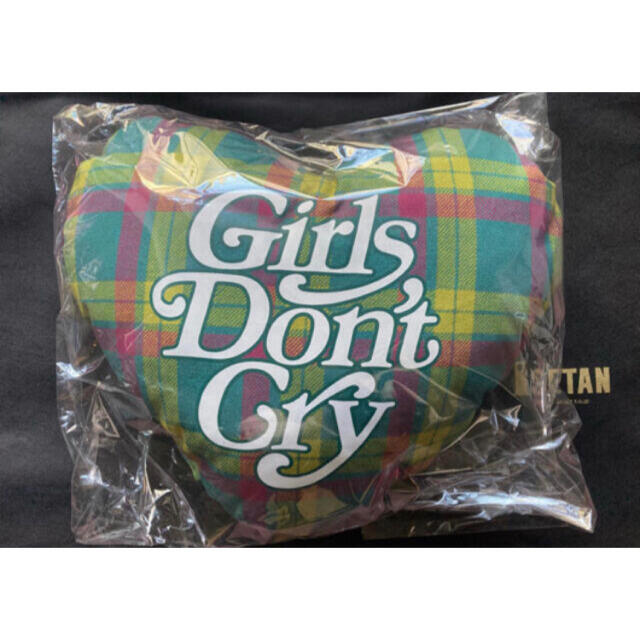 Girls Don’t Cry ハートピロー pillow