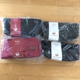 ジャル(ニホンコウクウ)(JAL(日本航空))の【新品未使用】 JAL アメニティ（TUMI）4個セット(旅行用品)