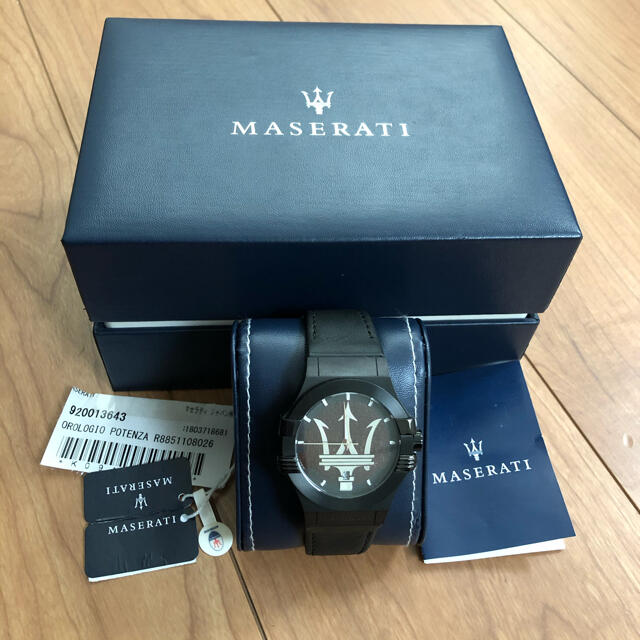 【最終値下げ】新品「マセラティ」ブラックウォッチ　ポテンザ メンズの時計(腕時計(デジタル))の商品写真