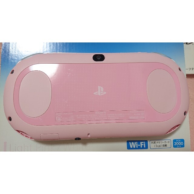 PSvita PCH-2000 Wi-Fiモデル ライトピンク/ホワイト エンタメ/ホビーのゲームソフト/ゲーム機本体(携帯用ゲーム機本体)の商品写真