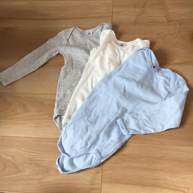 PETIT BATEAU(プチバトー)のプチバトー　長袖ロンパース キッズ/ベビー/マタニティのキッズ服男の子用(90cm~)(下着)の商品写真