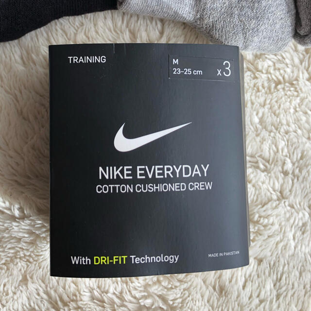 NIKE(ナイキ)のNIKE☆グレー四足セット☆ レディースのレッグウェア(ソックス)の商品写真