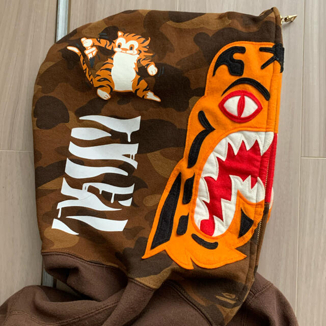 A BATHING APE(アベイシングエイプ)のA BATHING APE タイガーパーカー メンズのトップス(パーカー)の商品写真