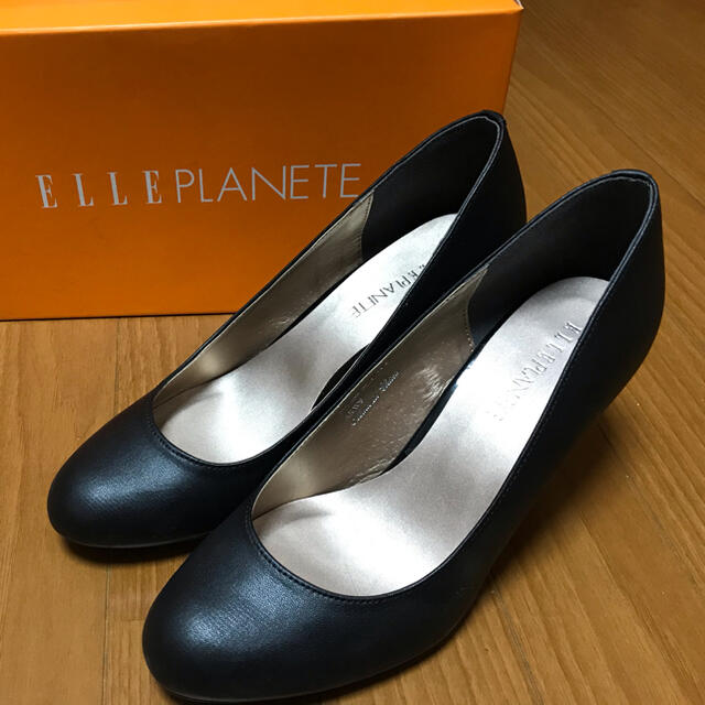 ELLE PLANETE(エルプラネット)のELLE  PLANETE 黒のパンプス レディースの靴/シューズ(ハイヒール/パンプス)の商品写真