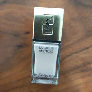 イヴサンローランボーテ(Yves Saint Laurent Beaute)のイヴサンローラン ラッククチュール 22(マニキュア)