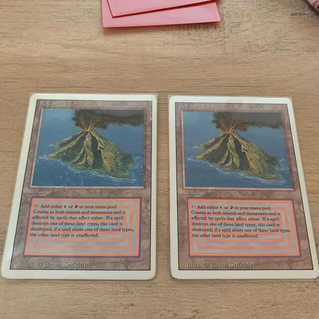 マジック：ザ・ギャザリング(マジックザギャザリング)のMTG Volcanic island 英2枚 エンタメ/ホビーのトレーディングカード(シングルカード)の商品写真