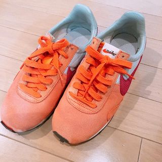 ナイキ(NIKE)のNIKE サーモンオレンジ×ピンクスニーカー(スニーカー)