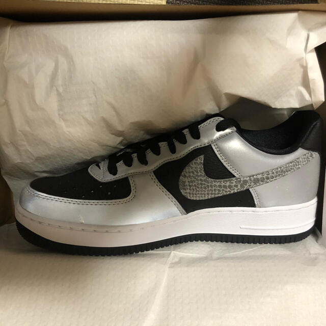 NIKE(ナイキ)のNIKE AIR FORCE 1 SILVER SNAKE 26.5cm メンズの靴/シューズ(スニーカー)の商品写真