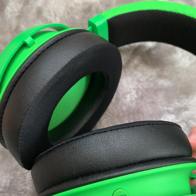 Razer Kraken Green ゲーミングヘッドセット アナログ接続  スマホ/家電/カメラのオーディオ機器(ヘッドフォン/イヤフォン)の商品写真