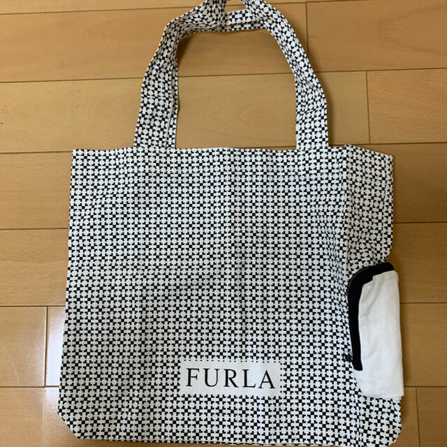 Furla(フルラ)のフルラ　FURLA メトロポリス　黒　ショルダーバック レディースのバッグ(ショルダーバッグ)の商品写真
