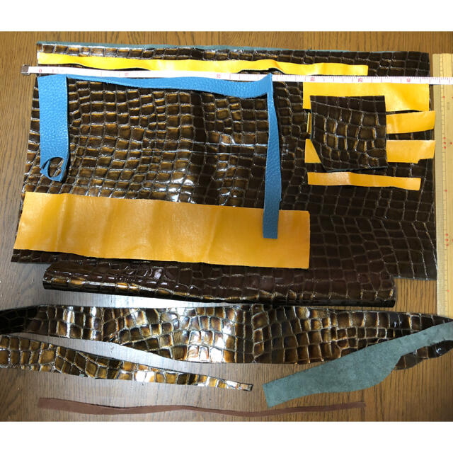 革ハギレ小物用 ハンドメイドの素材/材料(その他)の商品写真