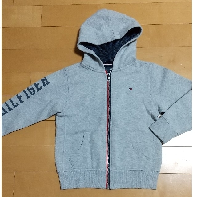 TOMMY HILFIGER(トミーヒルフィガー)のトミーヒルフィガー☆子供セットアップ キッズ/ベビー/マタニティのキッズ服男の子用(90cm~)(ジャケット/上着)の商品写真