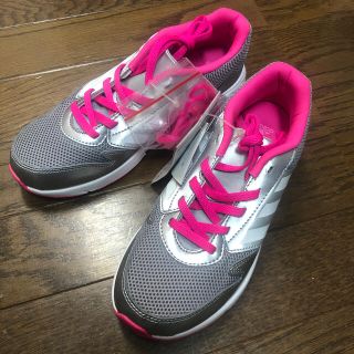 アディダス(adidas)のアディダス　キッズ　スニーカー　22.5 新品(スニーカー)