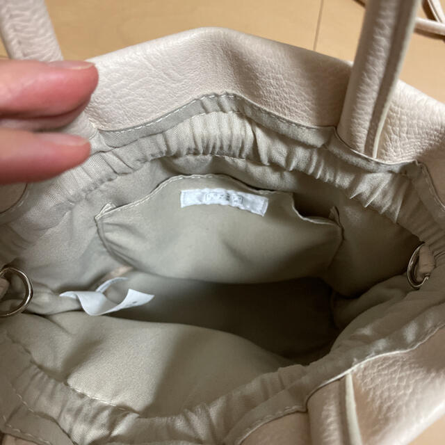 LOWRYS FARM(ローリーズファーム)のMEI様専用　ローリーズファーム　巾着バッグ　美品 レディースのバッグ(ショルダーバッグ)の商品写真