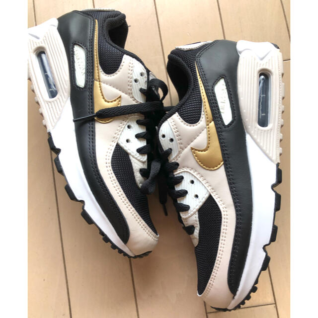 NIKE AIR Max 90 GOLD BLACK 1