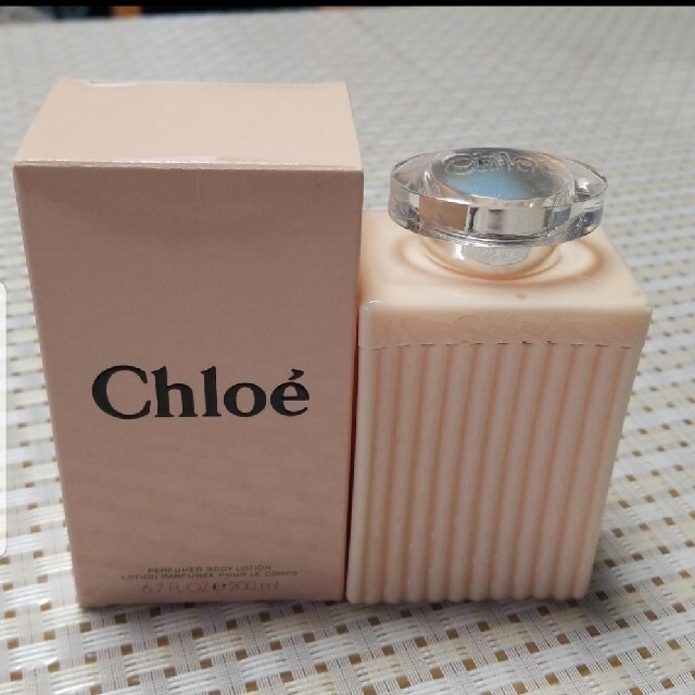 Chloe(クロエ)のChloe　ボディーローション コスメ/美容のボディケア(ボディローション/ミルク)の商品写真
