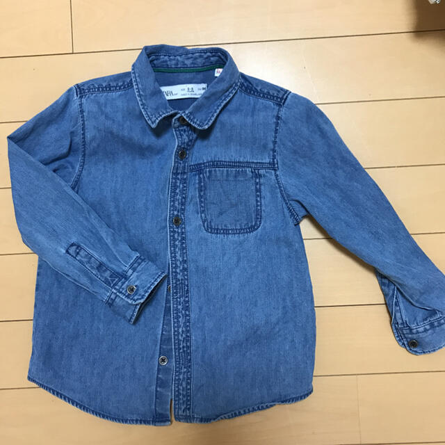 ZARA KIDS(ザラキッズ)の美品💕ZARAbaby デニムシャツ　98㎝ キッズ/ベビー/マタニティのキッズ服男の子用(90cm~)(Tシャツ/カットソー)の商品写真