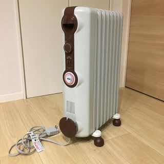 デロンギ(DeLonghi)のデロンギ　オイルヒーター(オイルヒーター)