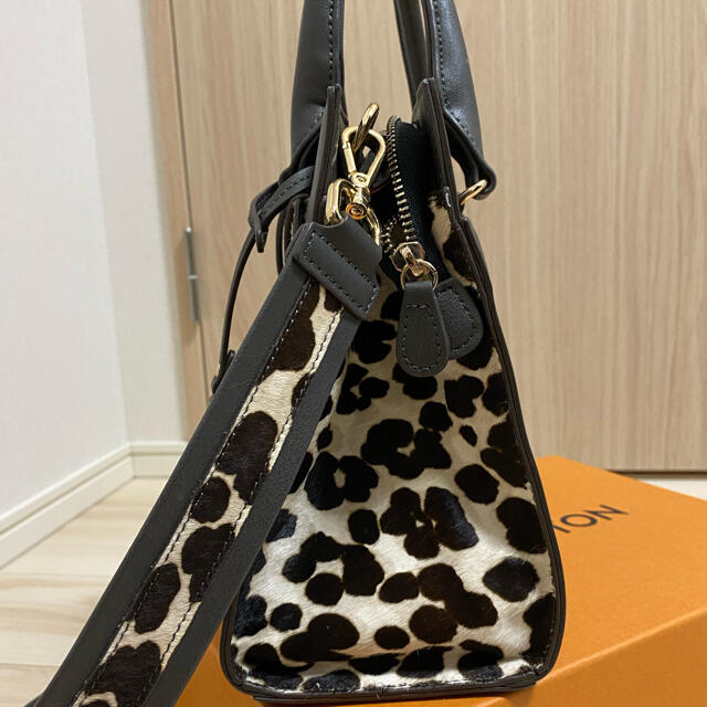 DIANA(ダイアナ)のDIANA GYゴウヒスムース\シロレオパードU レディースのバッグ(ショルダーバッグ)の商品写真