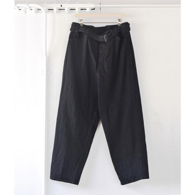 【19AW/希少品】comoli ベルテッドデニム パンツ ブラック サイズ 1 | フリマアプリ ラクマ