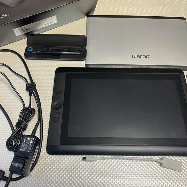 Wacom(ワコム)のCINTIQ 13HD 液タブ DTK-1301/K0【未使用スリムペン付】 スマホ/家電/カメラのPC/タブレット(PC周辺機器)の商品写真