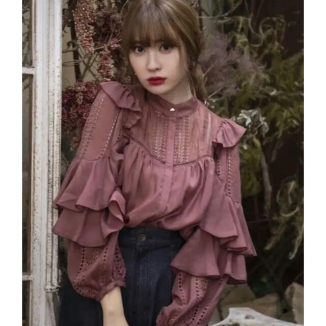 SNIDEL(スナイデル)のherlipto Puffed Sleeve Lace blouse レディースのトップス(シャツ/ブラウス(長袖/七分))の商品写真