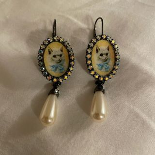 アッシュペーフランス(H.P.FRANCE)の猫柄パールピアス(ピアス)